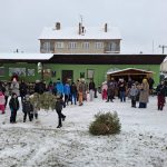 Hod vánočním stromkem lidi v Čížové stále baví
