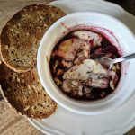 DOBROTY: Zapečený hermelín s brusinkami a ořechy