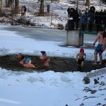 Novoroční namáčení do Chadimáku v Jistebnici přilákalo 54 otužilců