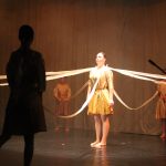 Projekt Kořeny taneční školy Coda a sezimovoústecké zušky vyprodal sál kulturního domu Spektrum rovnou čtyřikrát