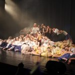 Projekt Kořeny taneční školy Coda a sezimovoústecké zušky vyprodal sál kulturního domu Spektrum rovnou čtyřikrát