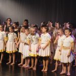 Projekt Kořeny taneční školy Coda a sezimovoústecké zušky vyprodal sál kulturního domu Spektrum rovnou čtyřikrát