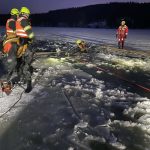 U přívozu ve Frymburku se potopila osmikolka na úpravu ledu