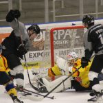 Hokej: Dvojzápas s Vary ukázal v akci vicemistry světa i Lukáše Pecha juniora