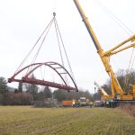 VIDEO: Lávka je na místě. Unikátní podívanou v Dražejově si nenechaly ujít desítky zvědavců