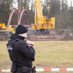 VIDEO: Lávka je na místě. Unikátní podívanou v Dražejově si nenechaly ujít desítky zvědavců