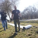 Blíží se jarní tah žab. Dobrovolníci staví na Strakonicku zábrany u silnic