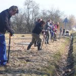 Blíží se jarní tah žab. Dobrovolníci staví na Strakonicku zábrany u silnic