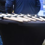 VIDEO: V Hluboké nad Vltavou poklepali na základní kámen nového zimního stadionu. V sobotu ve staré Kuki aréně zhasnou