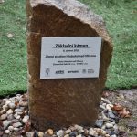 VIDEO: V Hluboké nad Vltavou poklepali na základní kámen nového zimního stadionu. V sobotu ve staré Kuki aréně zhasnou