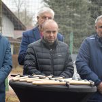VIDEO: V Hluboké nad Vltavou poklepali na základní kámen nového zimního stadionu. V sobotu ve staré Kuki aréně zhasnou
