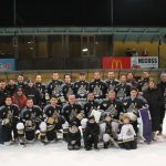 Loučení se stadionem. Led rozbijí motorky a Kuki aréna se ponoří do tmy