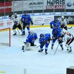 VIDEO: Sérii vyloučení vystřídala série gólová. Kohouti si poradili s Chomutovem 3:0