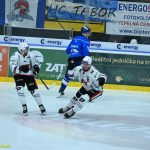 VIDEO: Sérii vyloučení vystřídala série gólová. Kohouti si poradili s Chomutovem 3:0