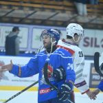 VIDEO: Sérii vyloučení vystřídala série gólová. Kohouti si poradili s Chomutovem 3:0