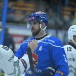 VIDEO: Sérii vyloučení vystřídala série gólová. Kohouti si poradili s Chomutovem 3:0