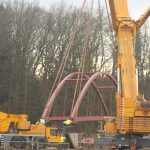 VIDEO: Lávka je na místě. Unikátní podívanou v Dražejově si nenechaly ujít desítky zvědavců