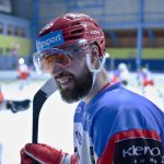 Benefiční hokejová exhibice se hrála pro Elišku Malou. Do Vimperka se vrátil rodák Šimon Hrubec