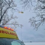 Na Táborsku narazilo auto do stromu. K nehodě vzlétl vrtulník