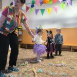 Video: V Milísku se z dětí stávají hrdinové i princezny