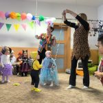 Video: V Milísku se z dětí stávají hrdinové i princezny