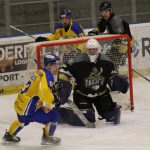 Dvoumetrová věž neztrácí klid. Po gólu myslí jen na to, jak chytit další puk