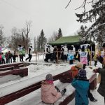 V Kamenném Újezdu slaví masopust po svém. Místo průvodu pořádají závod na lyžích a soutěž o nejlepší koblihu