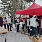 V Kamenném Újezdu slaví masopust po svém. Místo průvodu pořádají závod na lyžích a soutěž o nejlepší koblihu