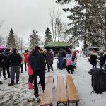 V Kamenném Újezdu slaví masopust po svém. Místo průvodu pořádají závod na lyžích a soutěž o nejlepší koblihu