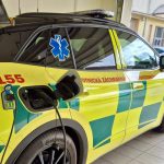 Jihočeští záchranáři vyjeli do ostrého provozu v Budějovicích s novým elektromobilem