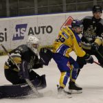 Dvoumetrová věž neztrácí klid. Po gólu myslí jen na to, jak chytit další puk