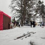 V Kamenném Újezdu slaví masopust po svém. Místo průvodu pořádají závod na lyžích a soutěž o nejlepší koblihu
