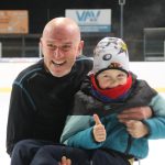 Loučení se stadionem. Led rozbijí motorky a Kuki aréna se ponoří do tmy