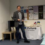 Příběhy z fronty i návrat do života. Benefiční večer v Táboře otevřel téma války na Ukrajině jinak