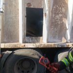 Hasiči zasahují aktuálně v Jickovicích u požáru papíru v popelářském autě