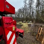 Hasiči pomáhají v Noskově se zvednutím koně