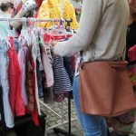 Šatník Tábor zabránil vzniku 85 tun odpadu: Obyčejné věci tu dostávají druhou šanci