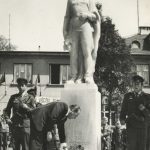 V Suchdole nad Lužnicí někdo poškodil pomník rudoarmějce. Socha vznikla i jako připomínka okupace 1968