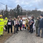 Maškary převzaly v sobotu klíče od obce Tálín. V průvodu chodí stále více masek