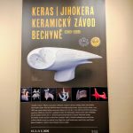 Bechyňská keramika ovládla gotický sál. Vernisáž propojila vzácné exponáty se vzpomínkami pamětníků