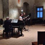 Bechyňská keramika ovládla gotický sál. Vernisáž propojila vzácné exponáty se vzpomínkami pamětníků