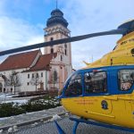 Kvůli zraněnému muži přistál na náměstí v Bechyni vrtulník