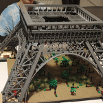 Martínek Kováč z Hrejkovic bojuje se zákeřnou nemocí. Plánuje uspořádat výstavu sestav Lega, které sám poskládal během léčby