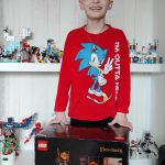 Martínek Kováč z Hrejkovic bojuje se zákeřnou nemocí. Plánuje uspořádat výstavu sestav Lega, které sám poskládal během léčby