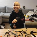 Martínek Kováč z Hrejkovic bojuje se zákeřnou nemocí. Plánuje uspořádat výstavu sestav Lega, které sám poskládal během léčby