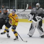 Hokej: Ticho, promluví kapitán! Jedenadvacet stehů zakryl Aulický mřížkou