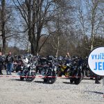 VIDEO: Stovky motorkářů si nenechaly ujít jubilejní Vykopávání pincka. Dorazil i Bulhar