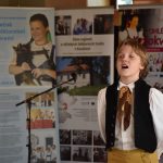 Hotelem Zvíkov zněly lidové písničky. Děti se sjely na soutěž Jihočeský zpěváček