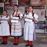 Hotelem Zvíkov zněly lidové písničky. Děti se sjely na soutěž Jihočeský zpěváček