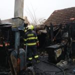 Policisté vyšetřují společně s hasiči tragédii na Strakonicku